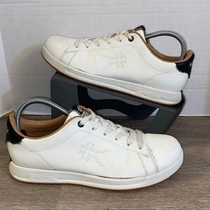 KURU Women's White and Black Athletic Shoes